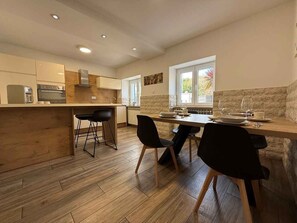 Dining - Holiday apartment with pool and sun loungers (Pula)