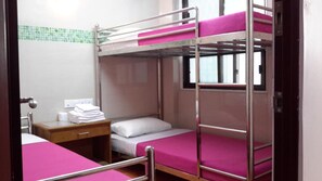 Desk, free WiFi - Ocean Pearl Inn III (Yangon)