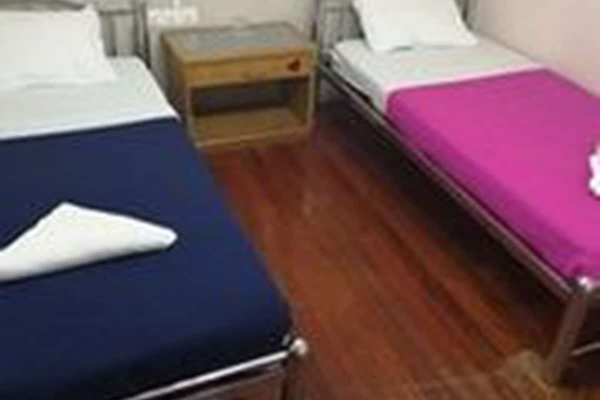 Economy Twin Room, Shared Bathroom | Desk, free WiFi