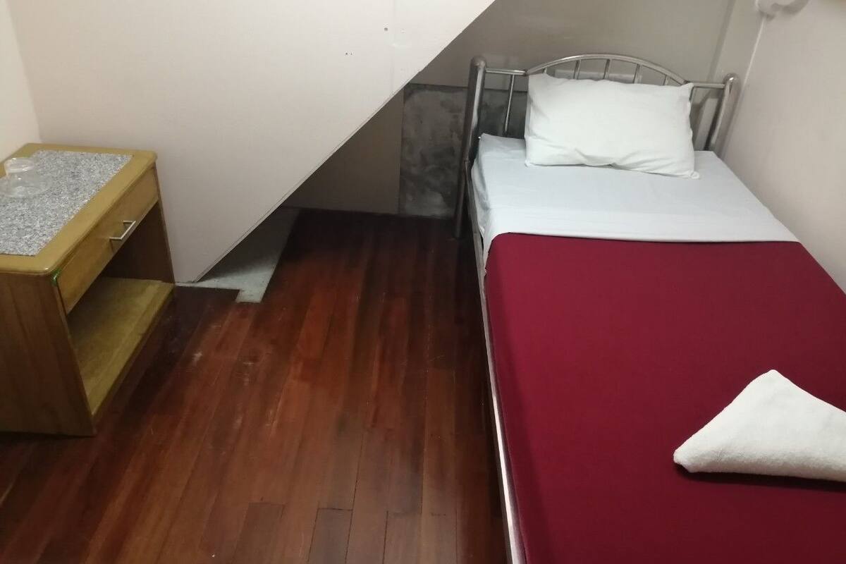 Economy Single Room, Shared Bathroom | Desk, free WiFi