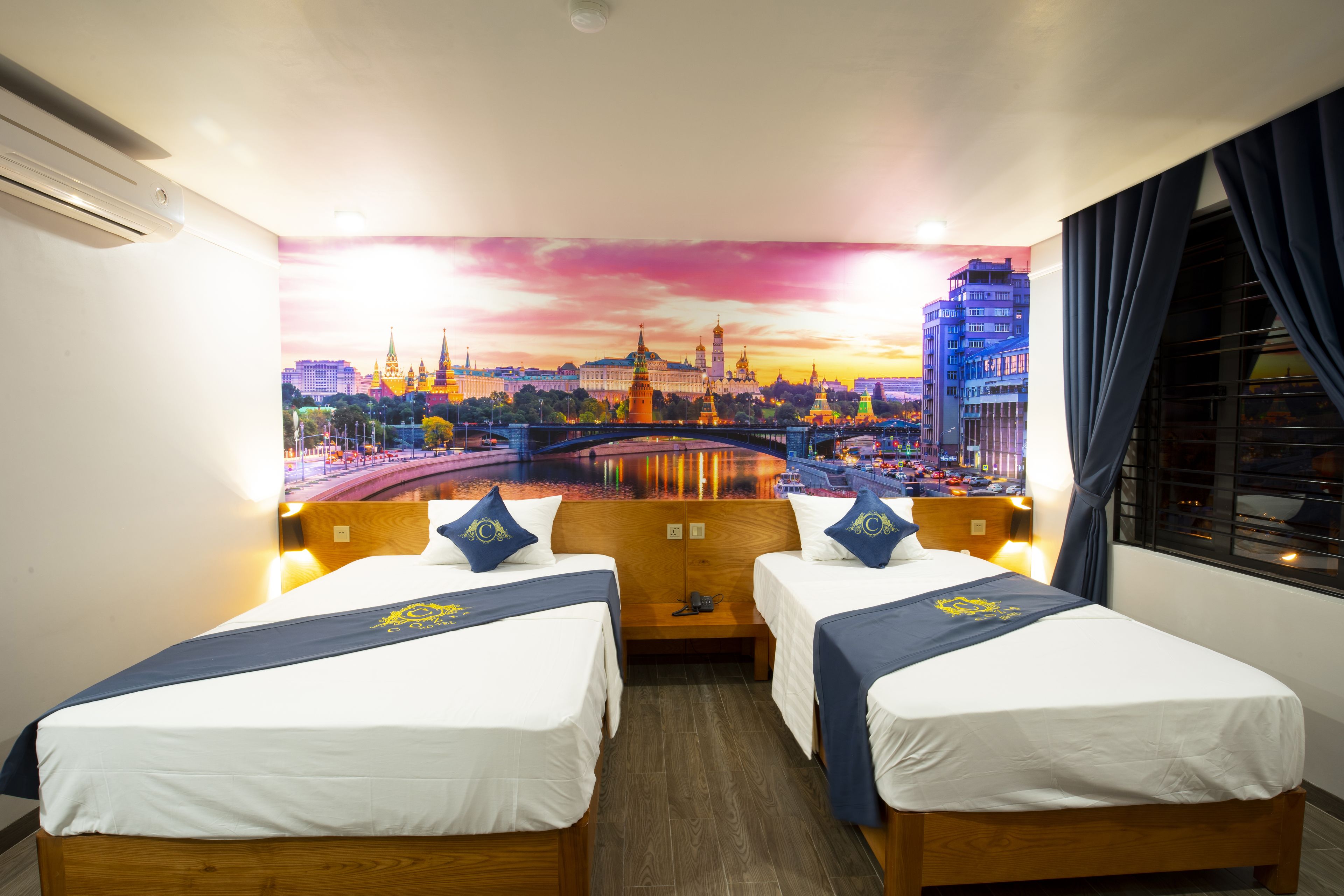 Chambre Double ou avec lits jumeaux, vue ville | Literie de qualité supérieure, surmatelas, bureau