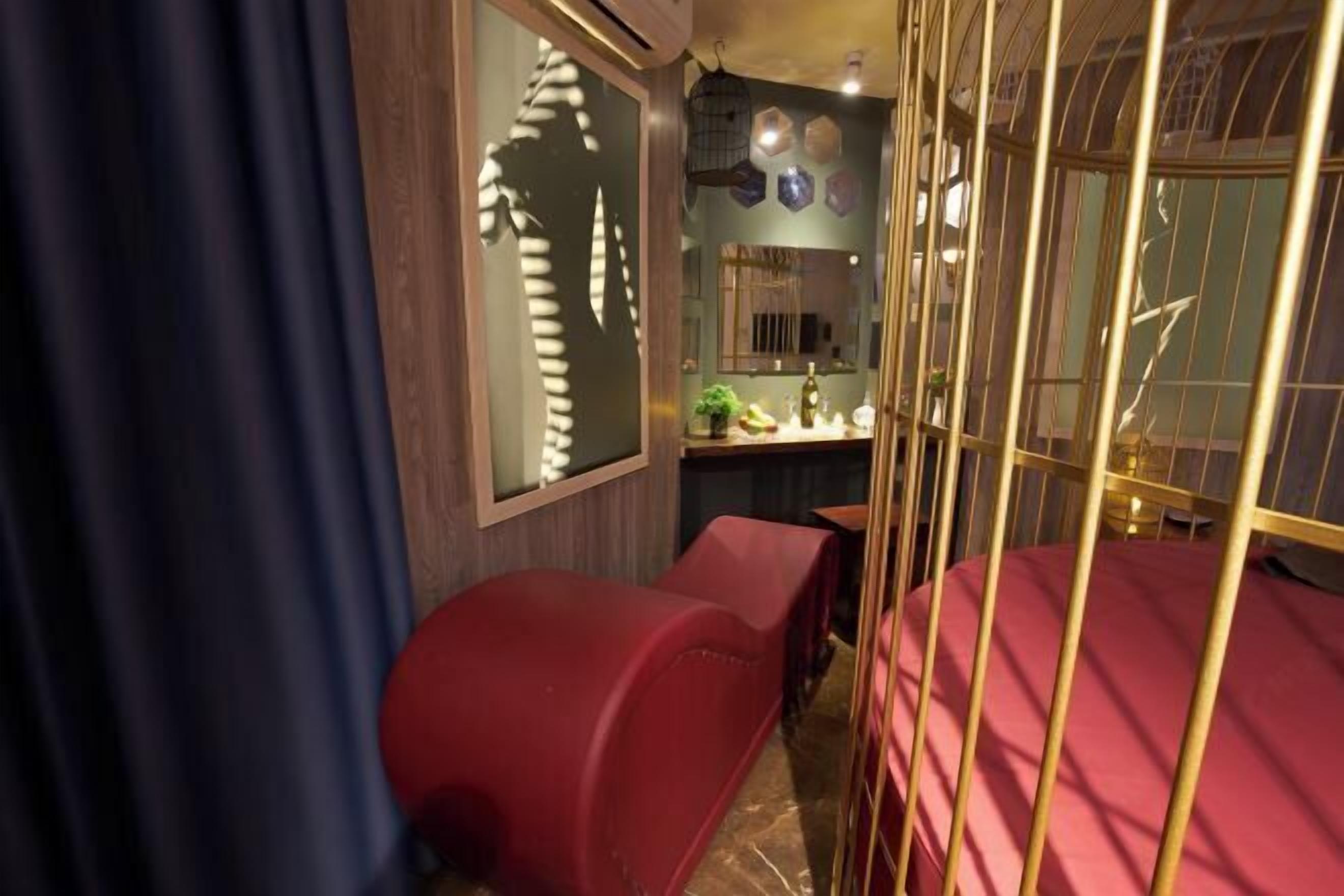 Premium bedding, pillowtop beds, desk, laptop workspace