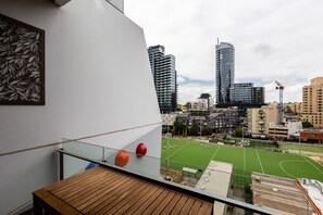 Exterior - Sky 1 BDR South Yarra Apartment (South Yarra)