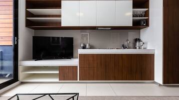 Design Apartment, City View | Private kitchen