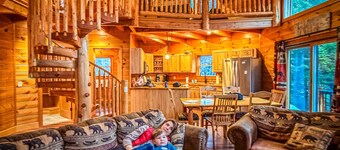 Unique 'yurt' home in Bretton Woods  with hot tub, firepit, trails, beach, swimming, volleyball!
