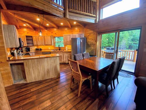 Una casa verdaderamente única en medio de un paraíso ecológico: Owls Roost en Moose Lodge and Cabins