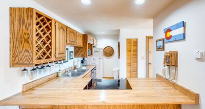 Condominio acogedor con patio amueblado más casa club con piscina compartida, bañera de hidromasaje, sala de juegos