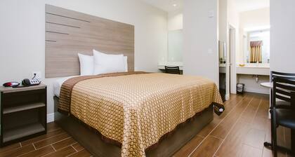 Scottish Inn & Suites