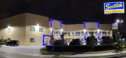 Scottish Inn & Suites