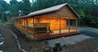Mountain-view lodge home with private hot tub & large covered porch