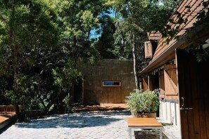 Individually decorated, individually furnished - Deep Breath B&B (Shoufeng)