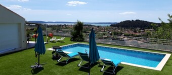 Apartamento con piscina y magníficas vistas en el sur de Francia.