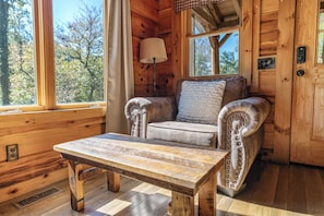 TV, fireplace, offices - On Roaring Fork Stream/.9 Miles to DwTn Gatlinburg (Gatlinburg)