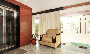 Lobby - Treebo Trend Abinand Grand Bhel (Ramachandrapuram)