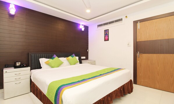 Deluxe Room | Rollaway beds, free WiFi, bed sheets - Treebo Trend Abinand Grand Bhel (Ramachandrapuram)
