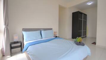 3 bedrooms, blackout curtains, iron/ironing board, free WiFi