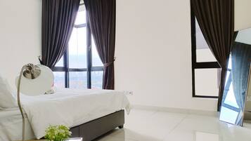 Apartment, 3 Bedrooms | 3 bedrooms, blackout drapes, iron/ironing board, free WiFi