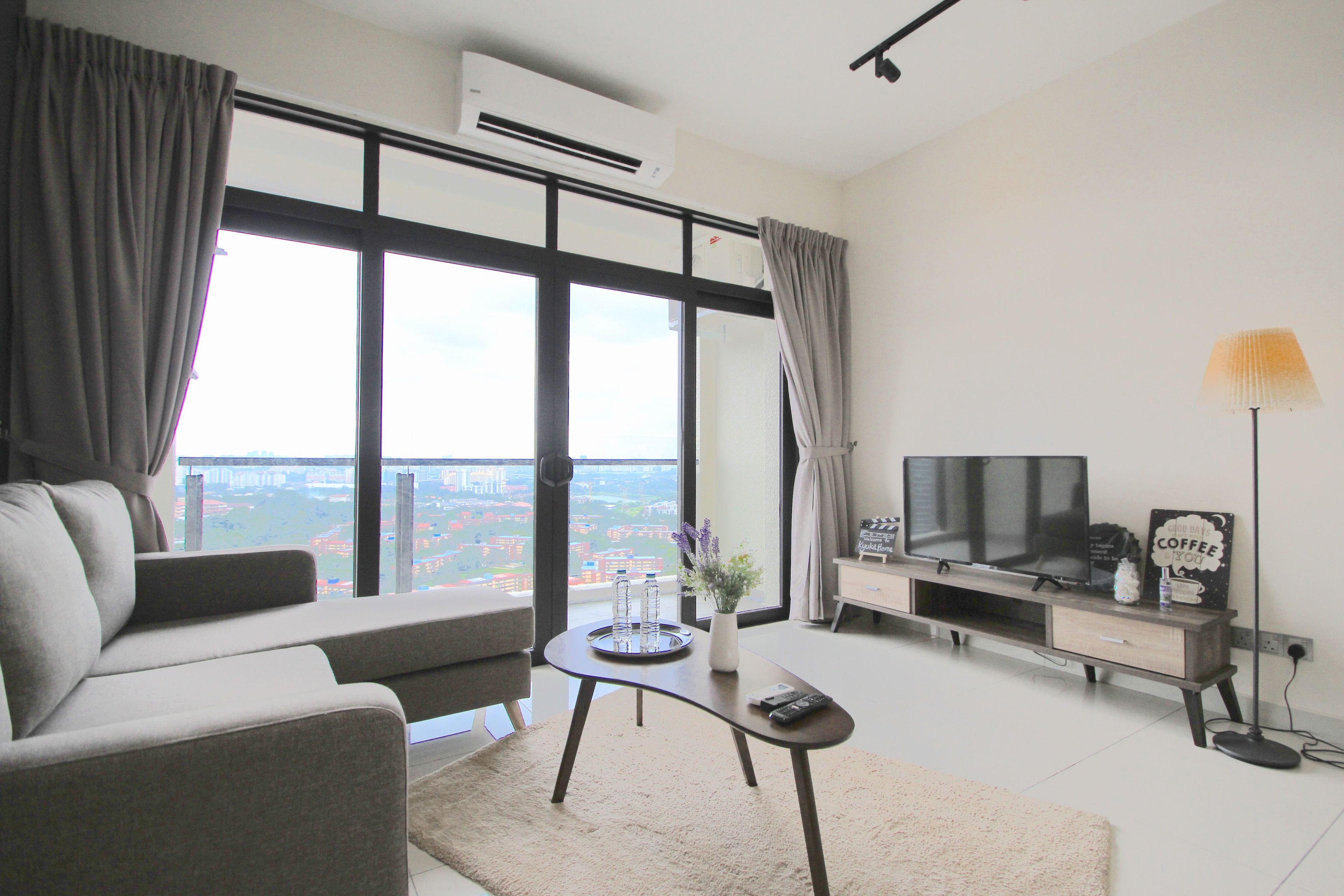 Apartment, 3 Bedrooms | Living room | Smart TV, Netflix