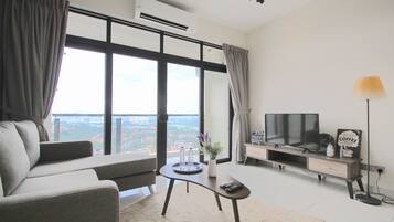 Apartment, 3 Bedrooms | Living room | Smart TV, Netflix
