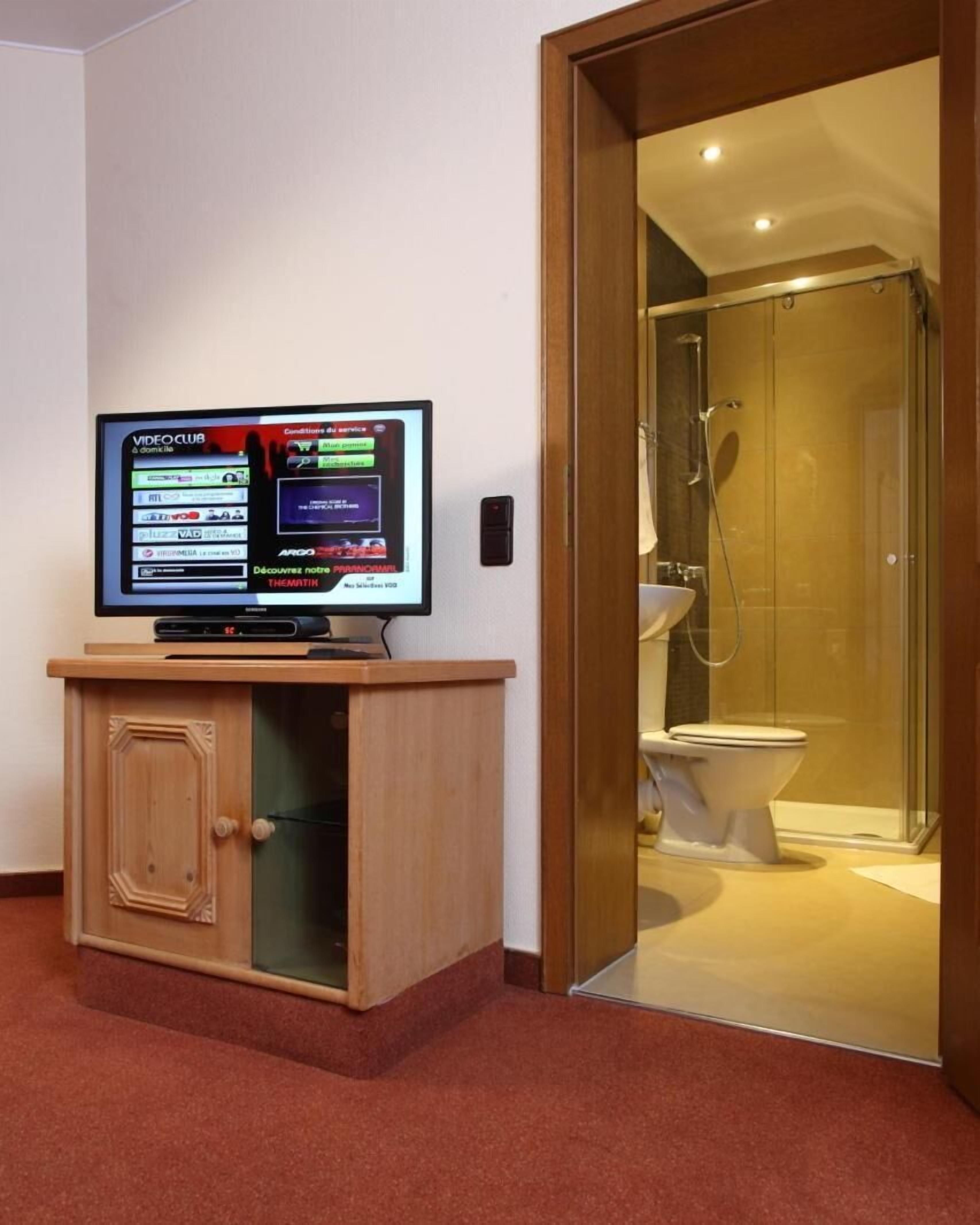 in-room safe, blackout curtains, rollaway beds, free wifi