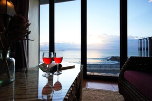 Deluxe Double Room (Luminara) | Desk, blackout drapes, soundproofing, rollaway beds