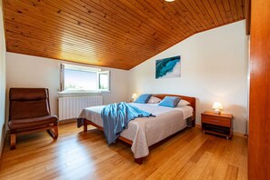 2 bedrooms, iron/ironing board, free WiFi, bed sheets - Apartment house Simoni with pool (Privlaka)