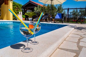 Pool - Apartment house Simoni with pool (Privlaka)