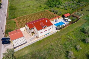Exterior - Apartment house Simoni with pool (Privlaka)