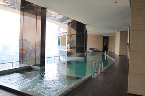 Outdoor pool - Setia Sky Residence By Kyuka (Kuala Lumpur)