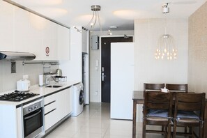 One Bedroom Apartment | Private kitchenette | Full-size fridge, microwave, oven, stovetop - Setia Sky Residence By Kyuka (Kuala Lumpur)