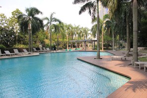 Outdoor pool - Setia Sky Residence By Kyuka (Kuala Lumpur)