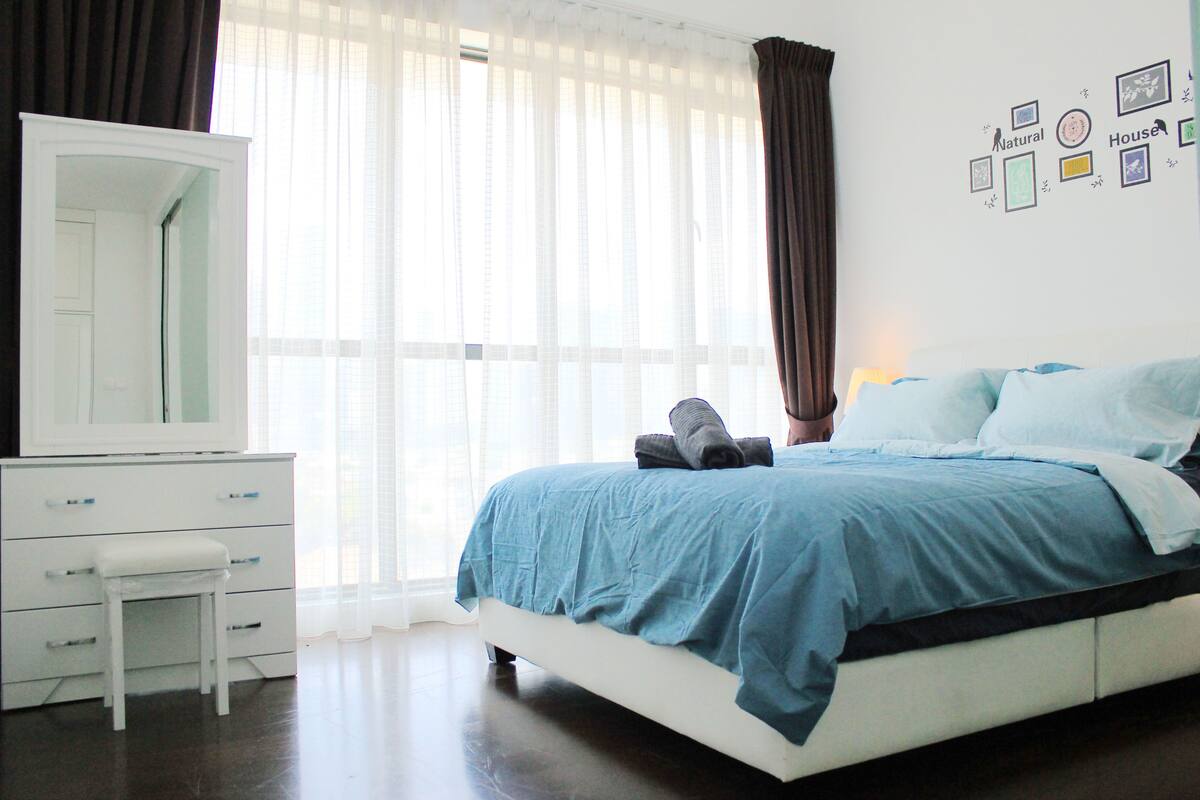 Deluxe-Apartment | 1 Schlafzimmer, schallisolierte Zimmer, Bügeleisen/Bügelbrett