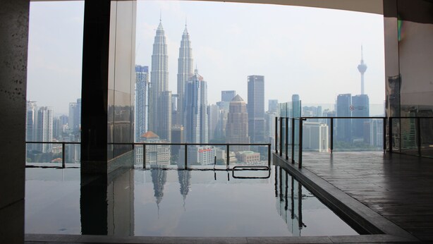 Indoor/outdoor pool - Setia Sky Residence By Kyuka (Kuala Lumpur)