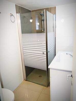 Comfort Apartment, 1 Bedroom | Bathroom | Free toiletries, towels - S&L near Rambam & Sea (Haifa)
