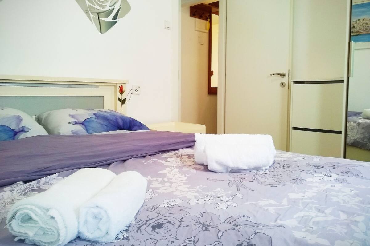 Apartamento, 1 quarto | Espaço de trabalho para notebook, quartos à prova de som