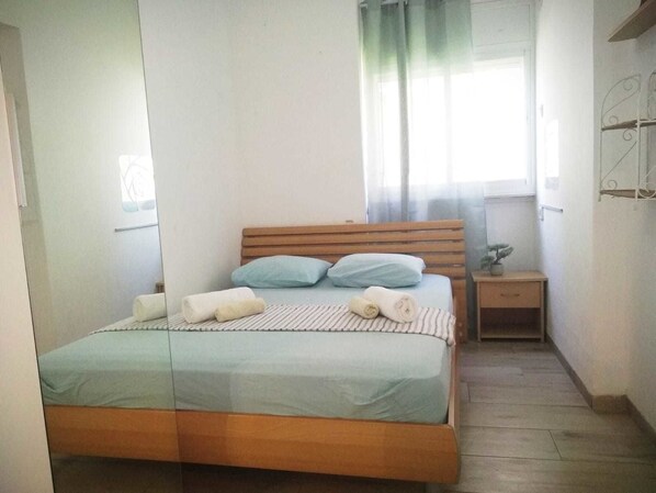 Apartment, 1 Bedroom | Laptop workspace, soundproofing, iron/ironing board, free WiFi - Bright Apartments (Haifa)