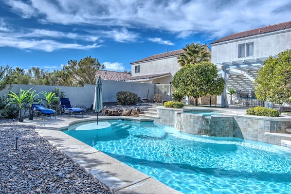 Ulkouima-allas, lämmitetty uima-allas