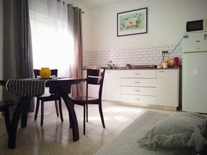 Apartment, Balcony | Living room | Flat-screen TV - S&L Near The Beach And The Rambam (Haifa)