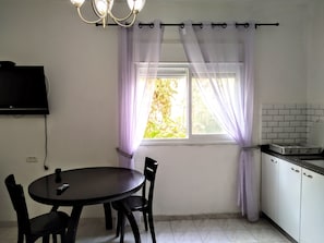 Apartment, Balcony | In-room dining