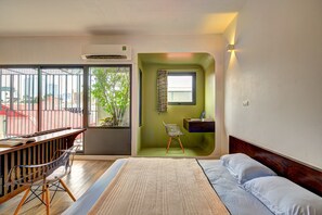 Deluxe Studio, 1 Bedroom, Patio | Premium bedding, pillowtop beds, individually decorated