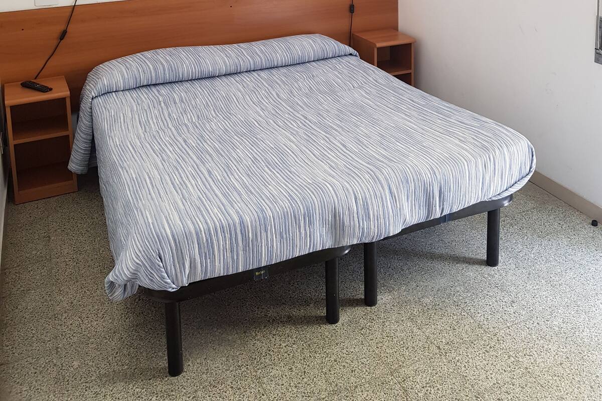 Wifi gratis y ropa de cama