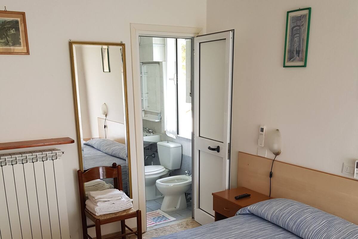 Wifi gratis y ropa de cama
