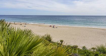 Appartement avec vue mer, accÚs piscine et parking privé à Sesimbra