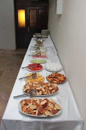 Free daily full breakfast - Anatolia Hotel (Ardahan)
