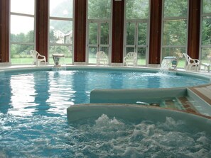 泳池