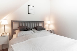 5 bedrooms, iron/ironing board, WiFi, bed sheets - Wonderful apartment "Gute Stube" in a rural location (Harrierwurp)