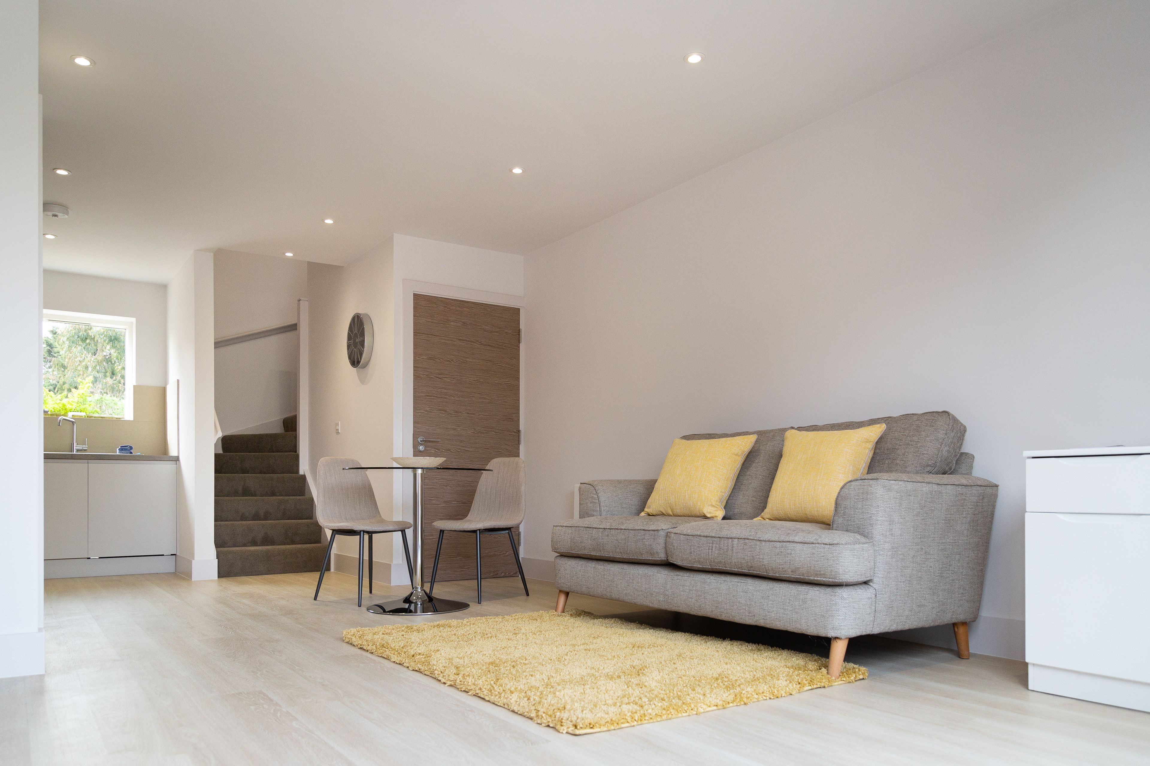 Business Apartment, 1 Queen Bed | Living area | Smart TV, Netflix