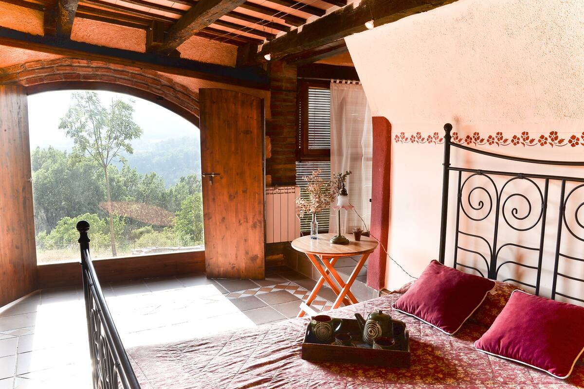 1 habitación, decoración personalizada y muebles diferentes