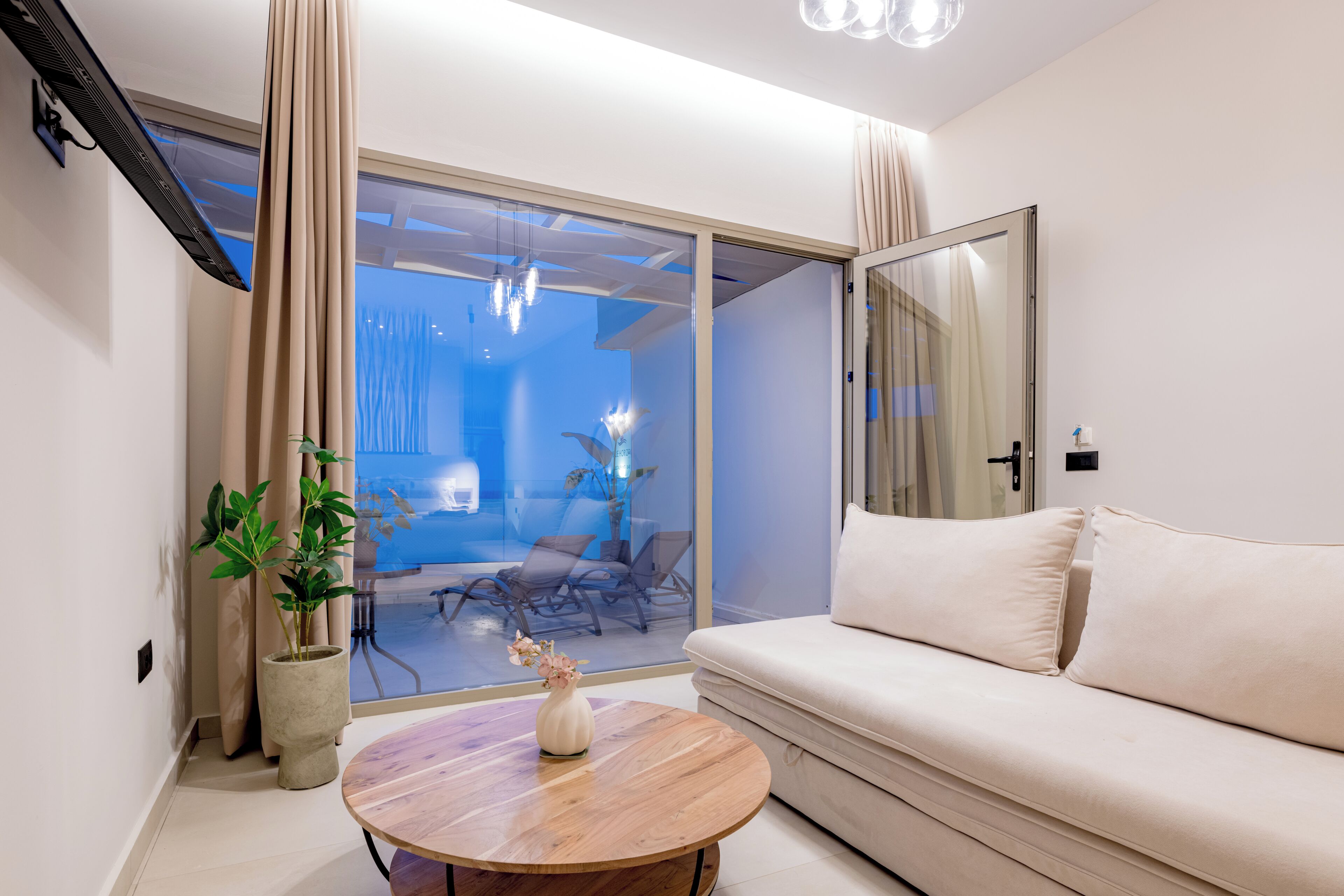 Suite estudio, vista al mar | Caja de seguridad en la habitación, wifi gratis y ropa de cama 