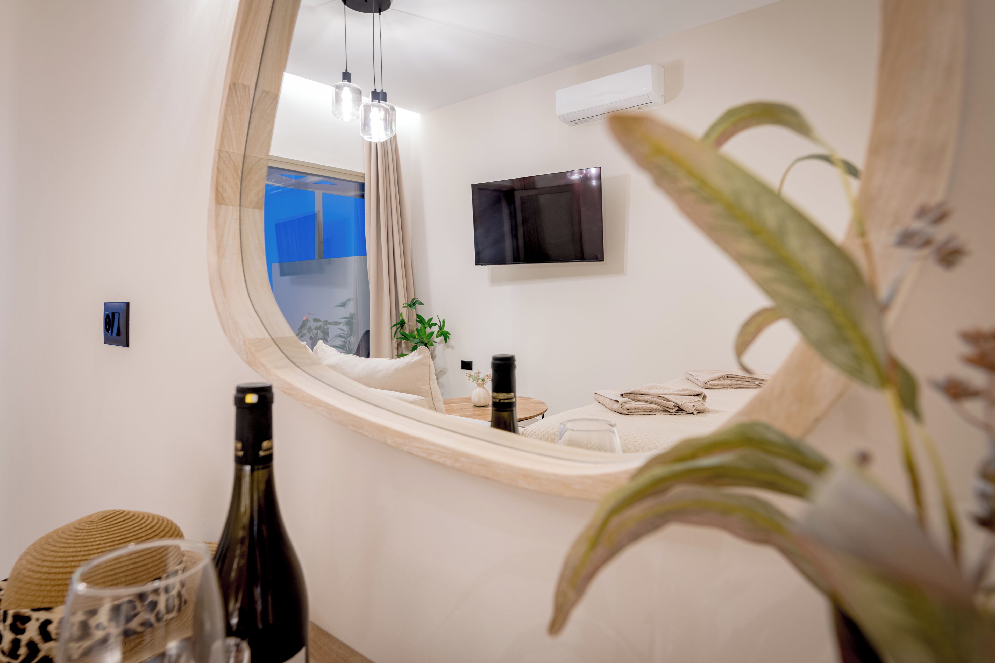 Suite estudio, vista al mar | Caja de seguridad en la habitación, wifi gratis y ropa de cama 